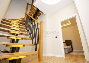 Просторная двухуровневая квартира в центре города Анталии