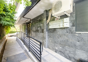 Просторная двухуровневая квартира в центре города Анталии