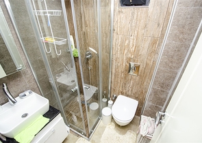 Просторная двухуровневая квартира в центре города Анталии