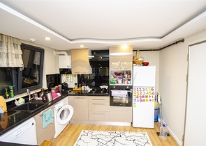 Просторная двухуровневая квартира в центре города Анталии