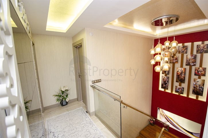 Элитная квартира 5+1 с выходом в сад в Унжалы Коньяалты