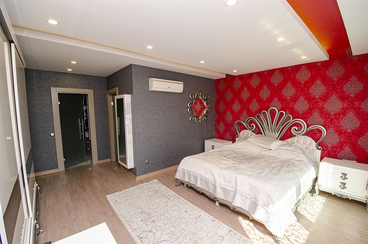 Элитная квартира 5+1 с выходом в сад в Унжалы Коньяалты