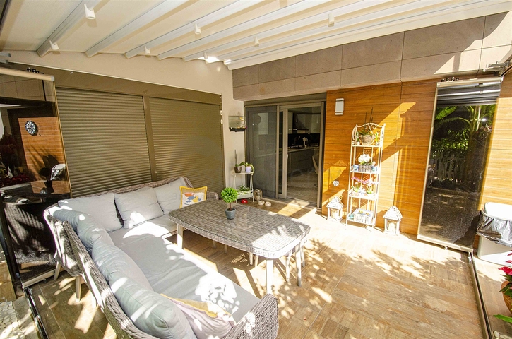 Элитная квартира 5+1 с выходом в сад в Унжалы Коньяалты