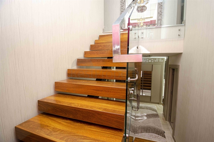 Элитная квартира 5+1 с выходом в сад в Унжалы Коньяалты