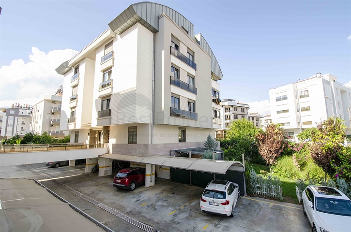 Элитная квартира 5+1 с выходом в сад в Унжалы Коньяалты