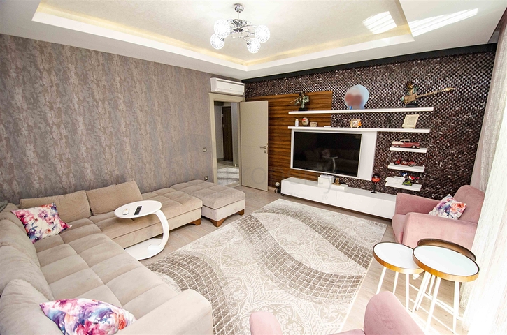 Элитная квартира 5+1 с выходом в сад в Унжалы Коньяалты