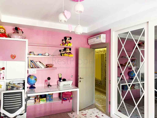 Элитная квартира 5+1 с выходом в сад в Унжалы Коньяалты