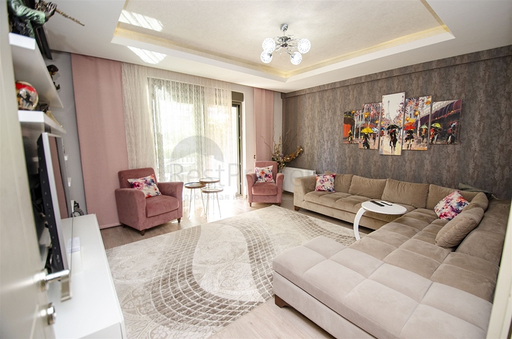 Элитная квартира 5+1 с выходом в сад в Унжалы Коньяалты