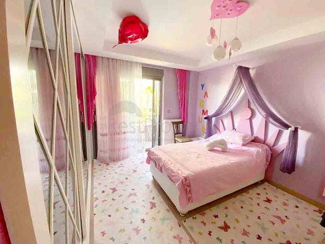 Элитная квартира 5+1 с выходом в сад в Унжалы Коньяалты