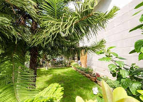 Элитная квартира 5+1 с выходом в сад в Унжалы Коньяалты