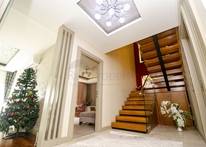 Элитная квартира 5+1 с выходом в сад в Унжалы Коньяалты