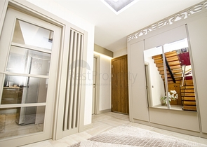 Элитная квартира 5+1 с выходом в сад в Унжалы Коньяалты