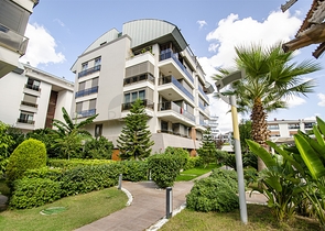 Элитная квартира 5+1 с выходом в сад в Унжалы Коньяалты