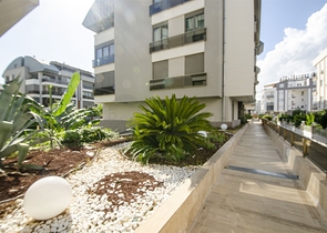 Элитная квартира 5+1 с выходом в сад в Унжалы Коньяалты