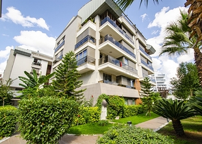 Элитная квартира 5+1 с выходом в сад в Унжалы Коньяалты