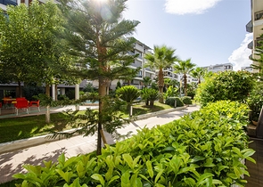 Элитная квартира 5+1 с выходом в сад в Унжалы Коньяалты