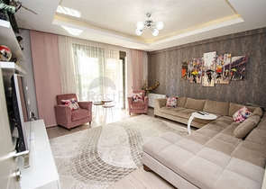 Элитная квартира 5+1 с выходом в сад в Унжалы Коньяалты