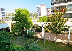 Элитная квартира 5+1 с выходом в сад в Унжалы Коньяалты