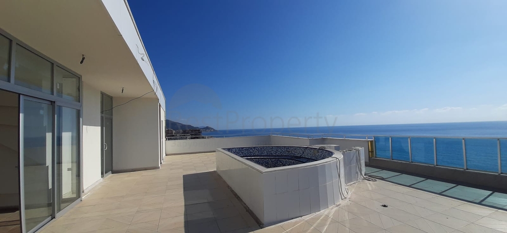 Апартаменты на первой береговой линии в районе Махмутлар 