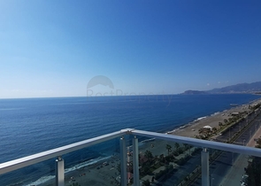 Апартаменты на первой береговой линии в районе Махмутлар 