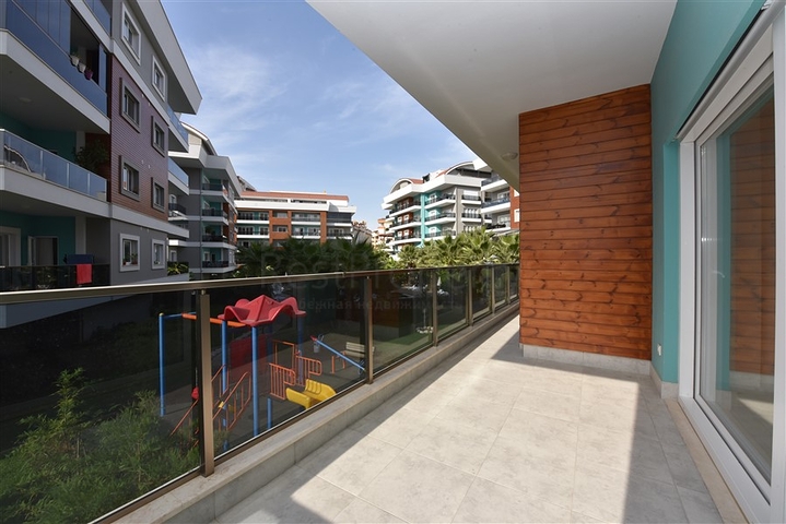 Трехкомнатная квартира в районе Оба