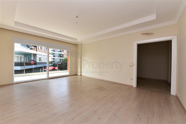 Трехкомнатная квартира в районе Оба