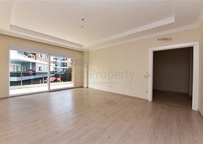 Трехкомнатная квартира в районе Оба