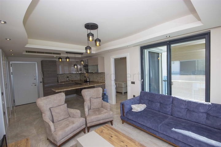 Трехкомнатная квартира с прямым видом на море