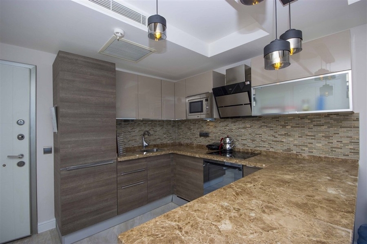 Трехкомнатная квартира с прямым видом на море