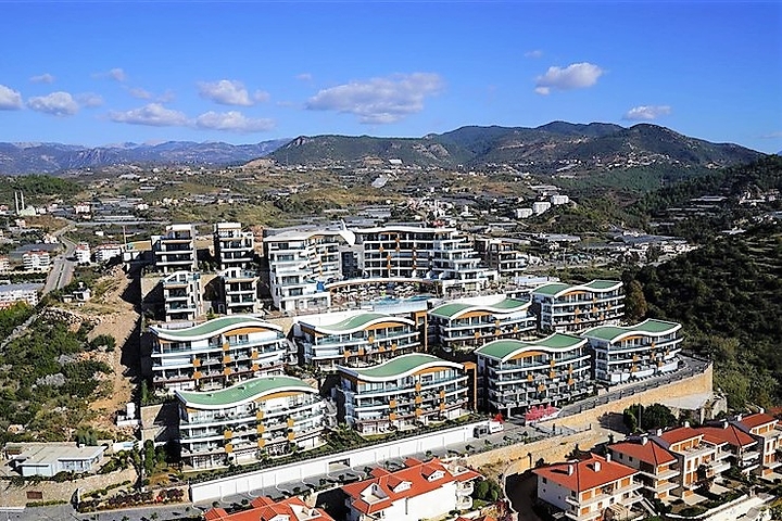 Трехкомнатная квартира с прямым видом на море