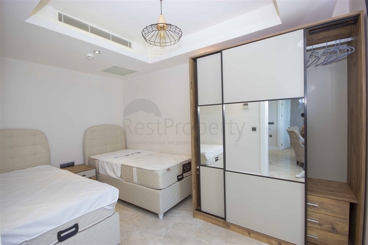 Трехкомнатная квартира с прямым видом на море