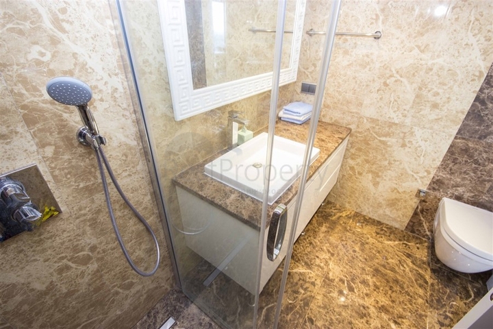 Трехкомнатная квартира с прямым видом на море