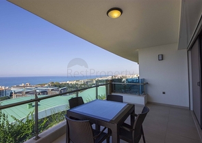 Трехкомнатная квартира с прямым видом на море