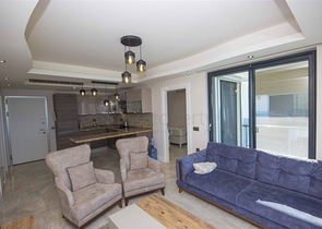 Трехкомнатная квартира с прямым видом на море