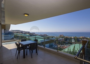 Трехкомнатная квартира с прямым видом на море