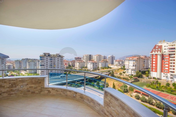 Трехкомнатные просторные апартаменты в районе Джикджилли