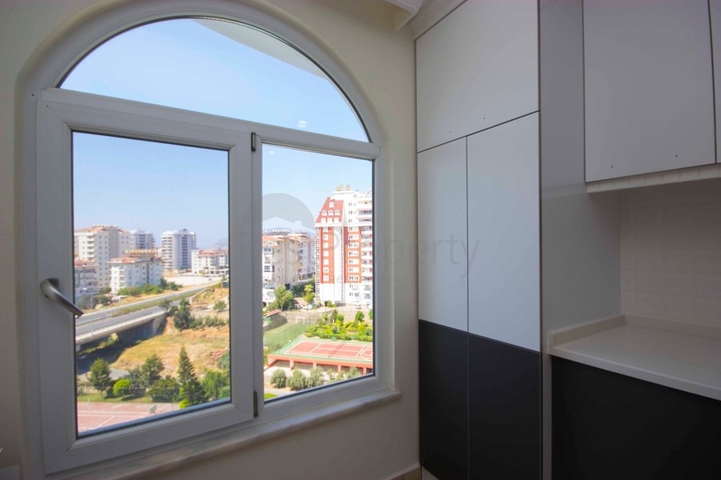 Трехкомнатные просторные апартаменты в районе Джикджилли