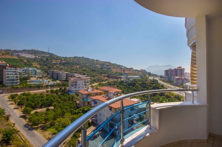 Трехкомнатные просторные апартаменты в районе Джикджилли