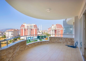 Трехкомнатные просторные апартаменты в районе Джикджилли