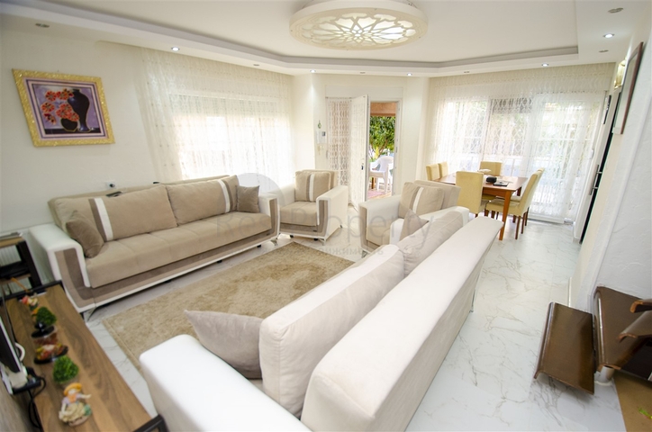 Просторная квартира 4+1 в Унжалы Коньяалты Анталья