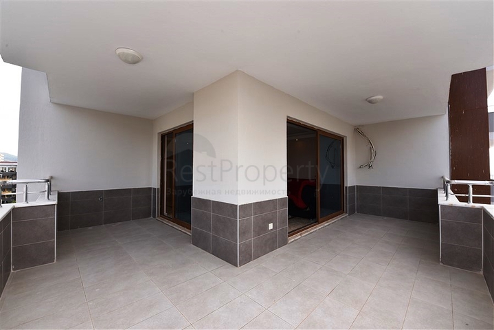 Две квартиры 2+1 на первой береговой линии в Махмутларе