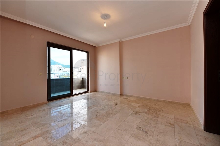 Две квартиры 2+1 на первой береговой линии в Махмутларе