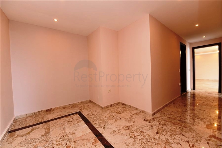 Две квартиры 2+1 на первой береговой линии в Махмутларе