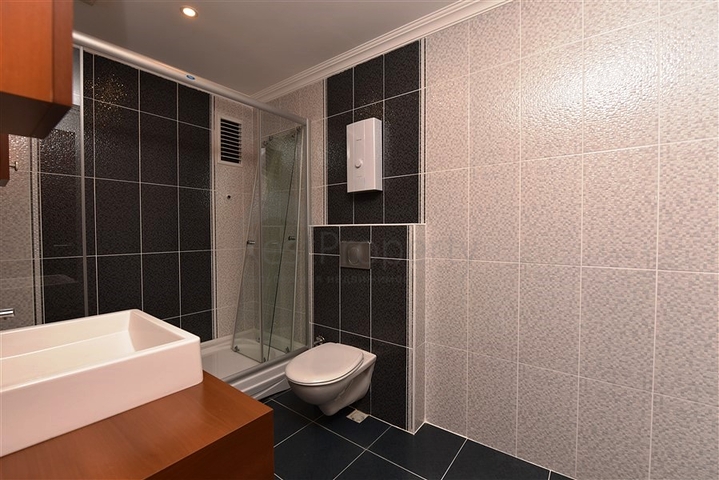 Две квартиры 2+1 на первой береговой линии в Махмутларе