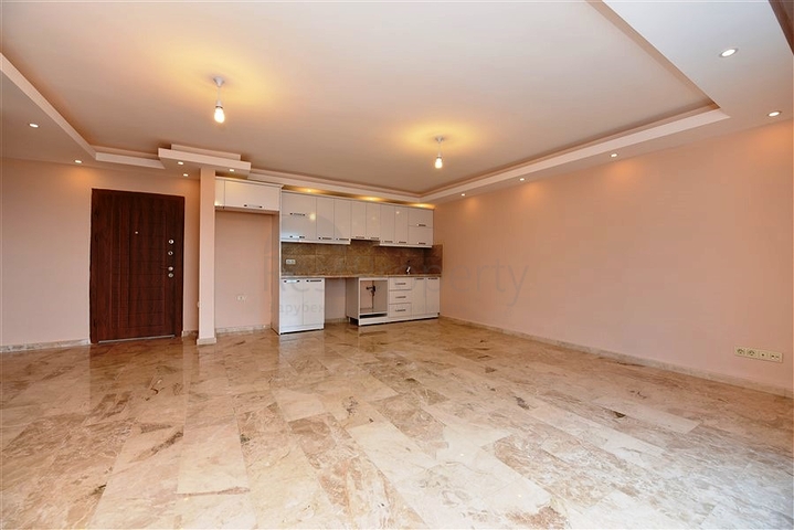 Две квартиры 2+1 на первой береговой линии в Махмутларе