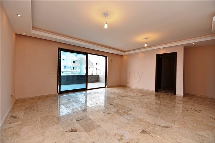 Две квартиры 2+1 на первой береговой линии в Махмутларе