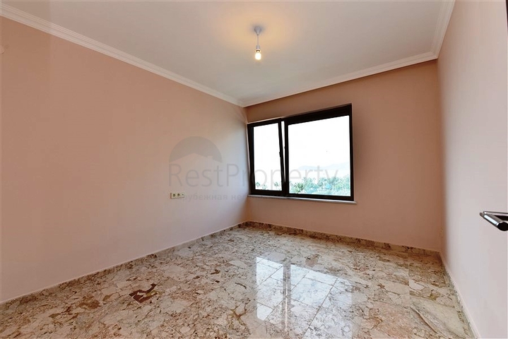 Две квартиры 2+1 на первой береговой линии в Махмутларе