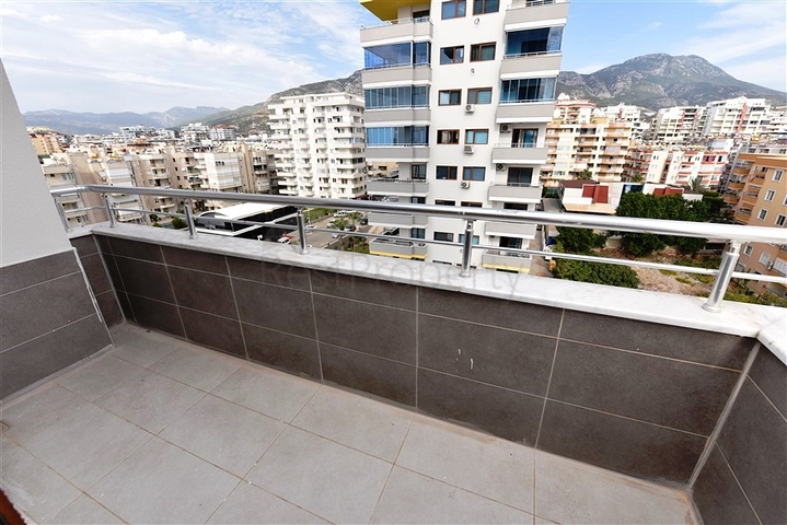 Две квартиры 2+1 на первой береговой линии в Махмутларе