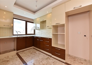 Две квартиры 2+1 на первой береговой линии в Махмутларе