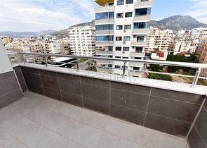 Две квартиры 2+1 на первой береговой линии в Махмутларе